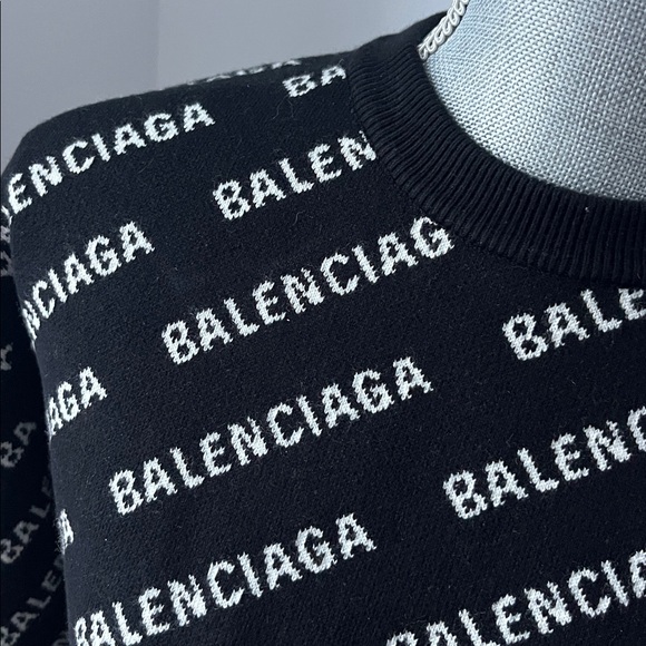 Balenciaga Black and White Logo Crewneck Sweater - Picture 4 of 8